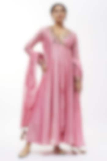Pink Silk Resham Embroidered Angrakha Kurta Set by Niti Bothra at Pernia's Pop Up Shop