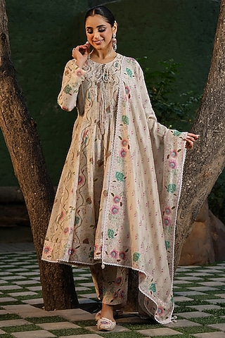 Ivory Silk Chanderi Printed & Embroidered Kalidar Kurta Set by Niti Bothra