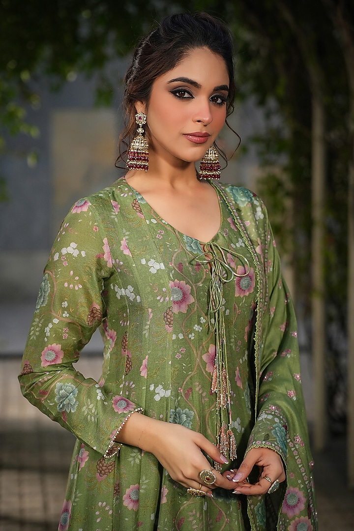 Dark Green Silk Chanderi Printed & Embroidered Kalidar Kurta Set by Niti Bothra at Pernia's Pop Up Shop