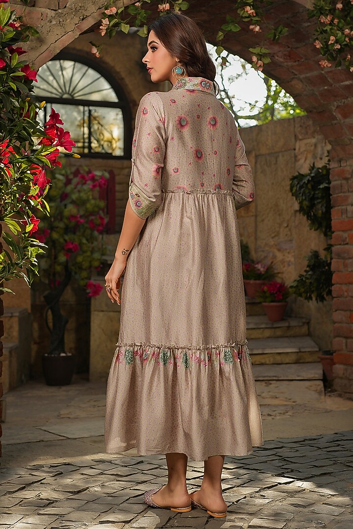 Green Silk Chanderi Embroidered Midi Vacation Dress by Niti Bothra at Pernia's Pop Up Shop
