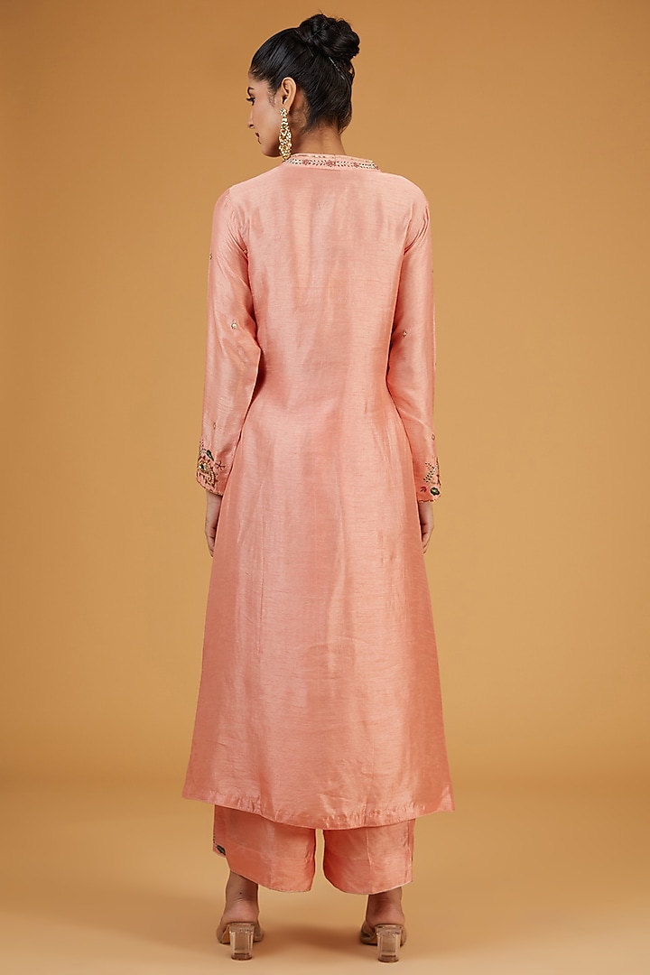 Peach Silk Resham Embroidered Kurta Set by Niti Bothra at Pernia's Pop Up Shop