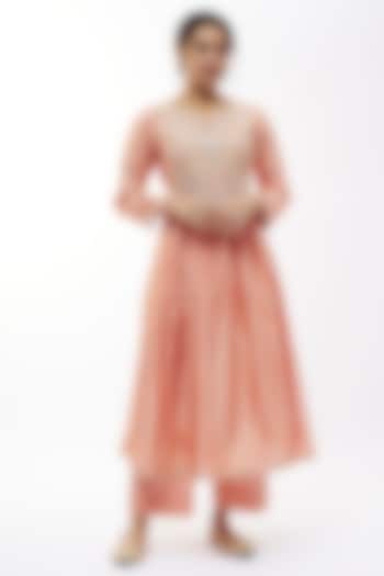 Peach Silk Zari Dori Embroidered Kurta Set by Niti Bothra at Pernia's Pop Up Shop
