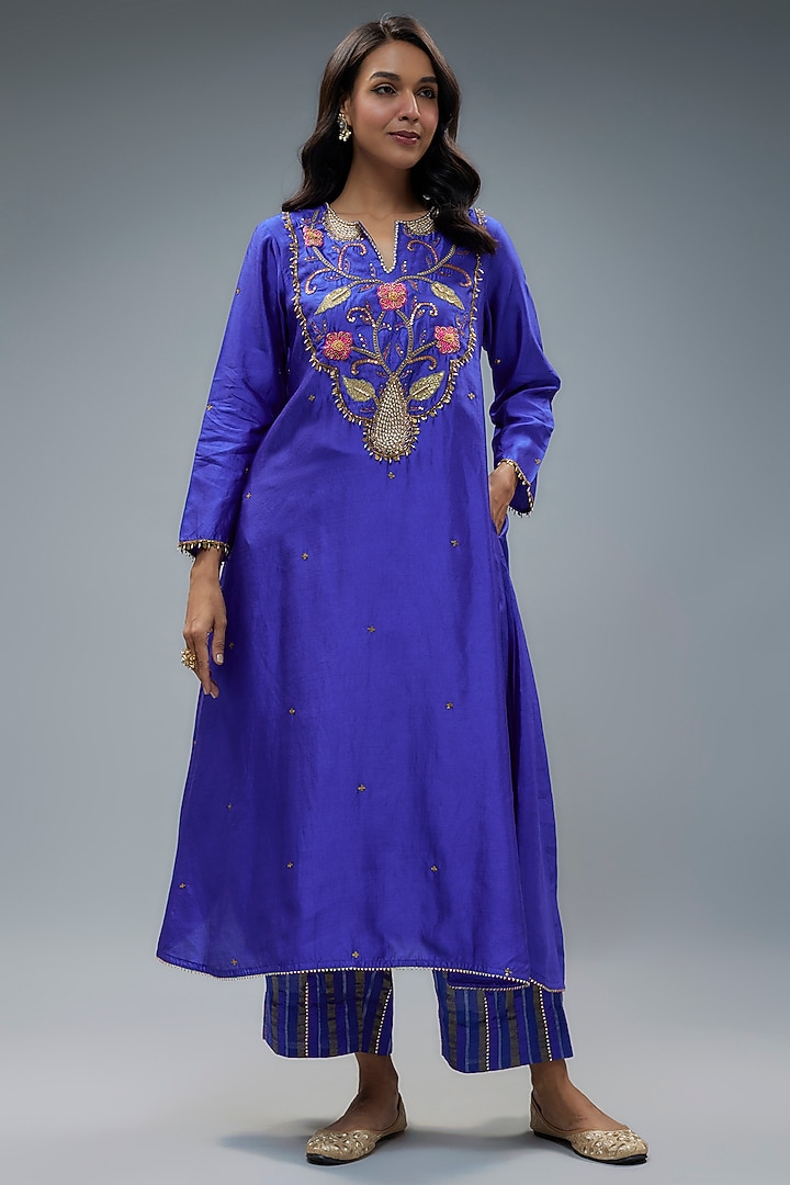 Blue Silk Applique Motif Embellished Kurta Set by Niti Bothra at Pernia's Pop Up Shop