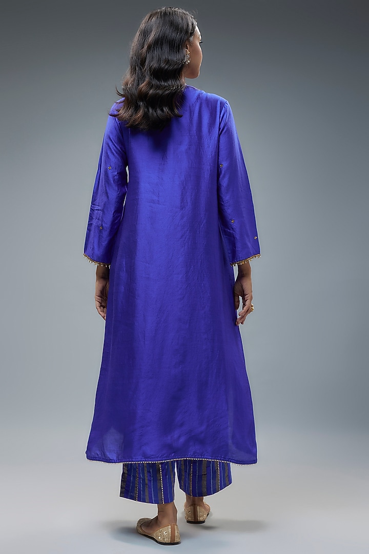 Blue Silk Applique Motif Embellished Kurta Set by Niti Bothra at Pernia's Pop Up Shop