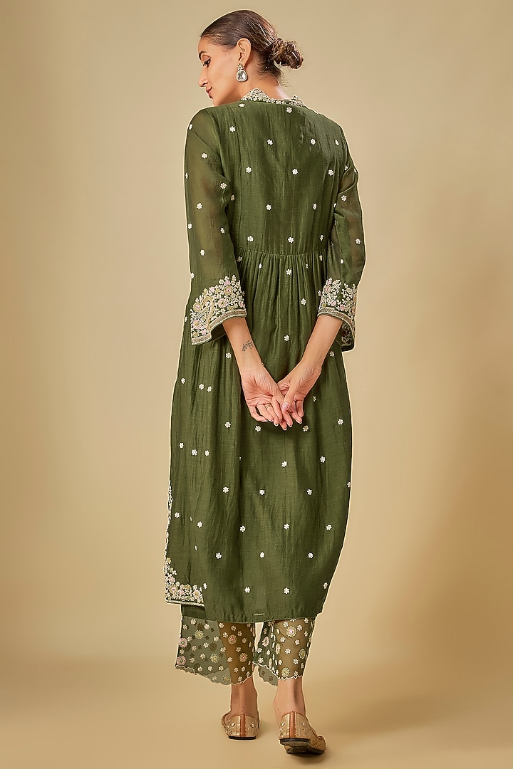 Green Silk Dori & Resham Floral Embroidered Kurta Set by Niti Bothra at Pernia's Pop Up Shop