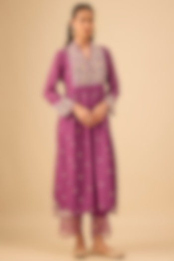 Wine Silk Resham Embroidered Kurta Set by Niti Bothra at Pernia's Pop Up Shop
