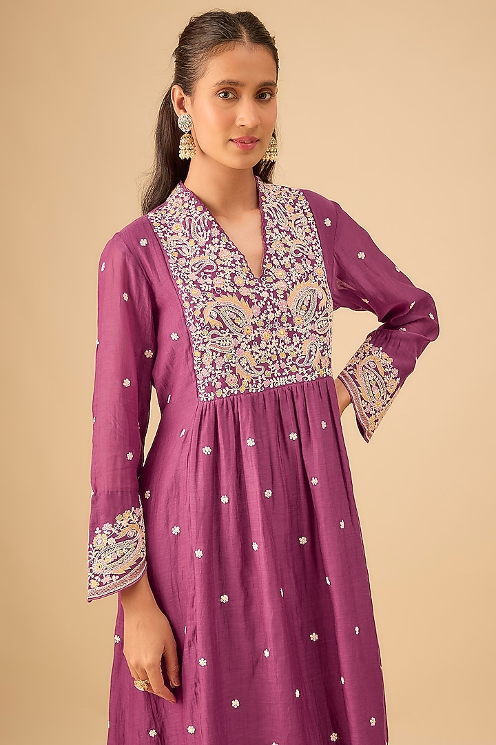 Wine Silk Resham Embroidered Kurta Set by Niti Bothra at Pernia's Pop Up Shop