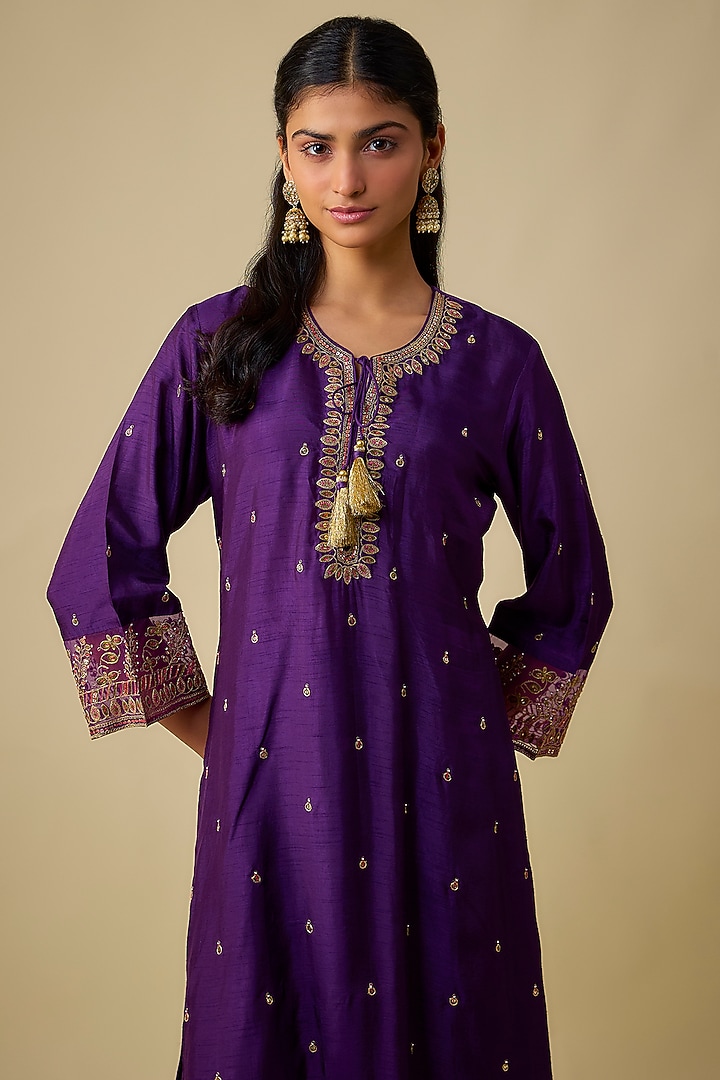 Purple Silk Resham Embroidered Kurta Set by Niti Bothra at Pernia's Pop Up Shop