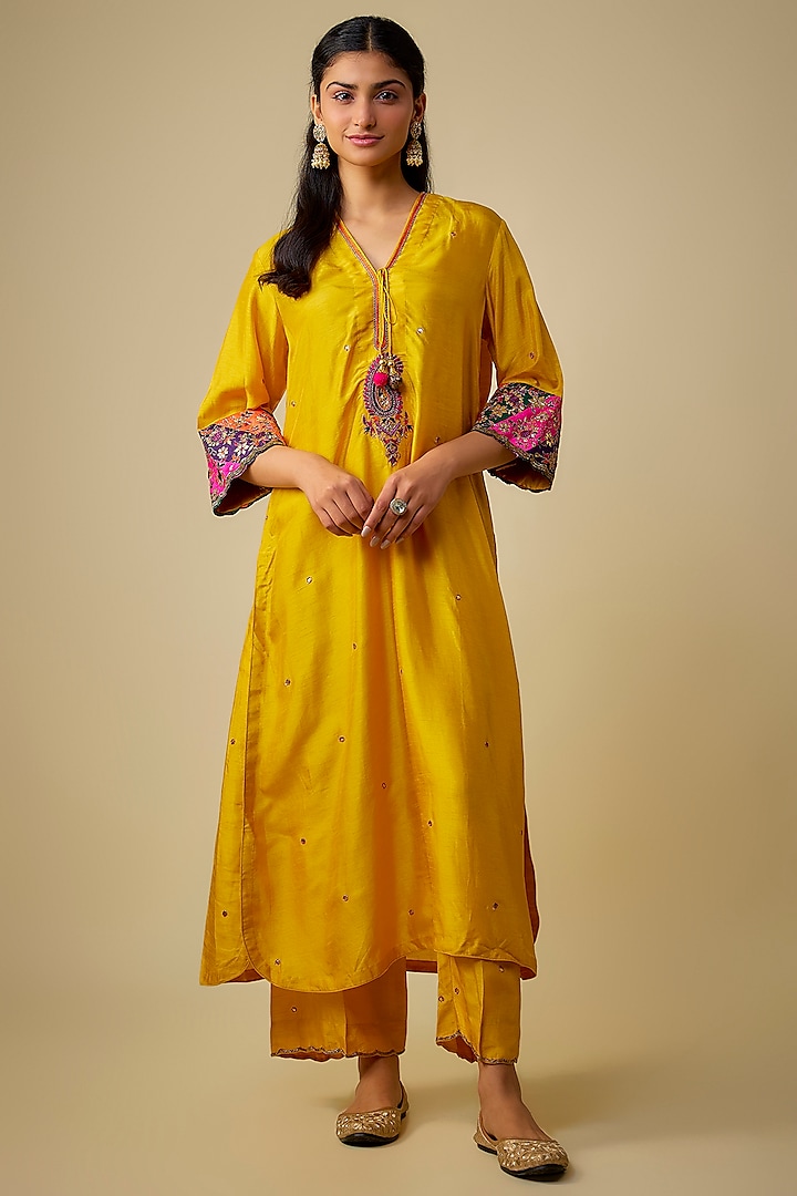 Yellow Raw Silk Resham Embroidered Kurta Set by Niti Bothra at Pernia's Pop Up Shop