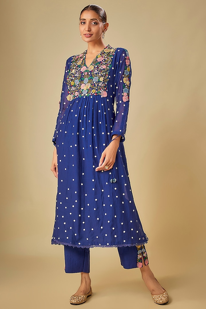 Blue Silk Floral Applique Embroidered Kurta Set by Niti Bothra at Pernia's Pop Up Shop