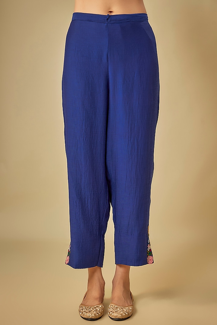 Blue Silk Floral Applique Embroidered Kurta Set by Niti Bothra at Pernia's Pop Up Shop