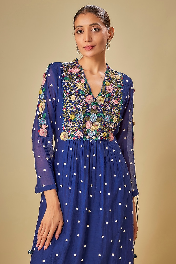 Blue Silk Floral Applique Embroidered Kurta Set by Niti Bothra at Pernia's Pop Up Shop