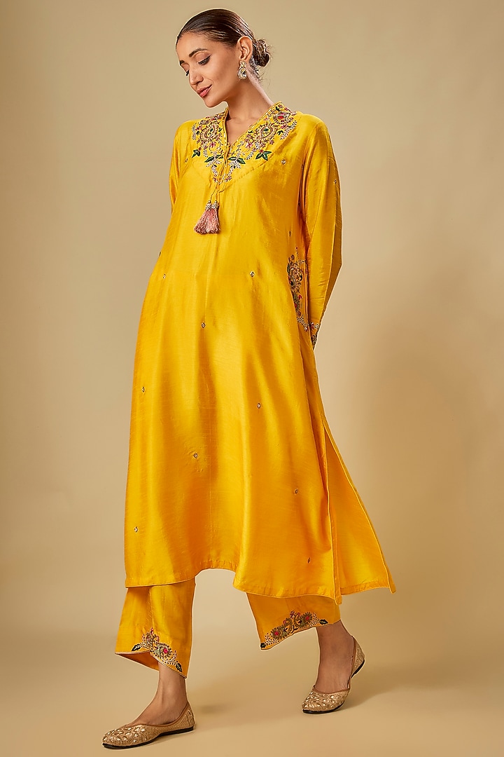 Yellow Silk Resham Embroidered Kurta Set by Niti Bothra at Pernia's Pop Up Shop