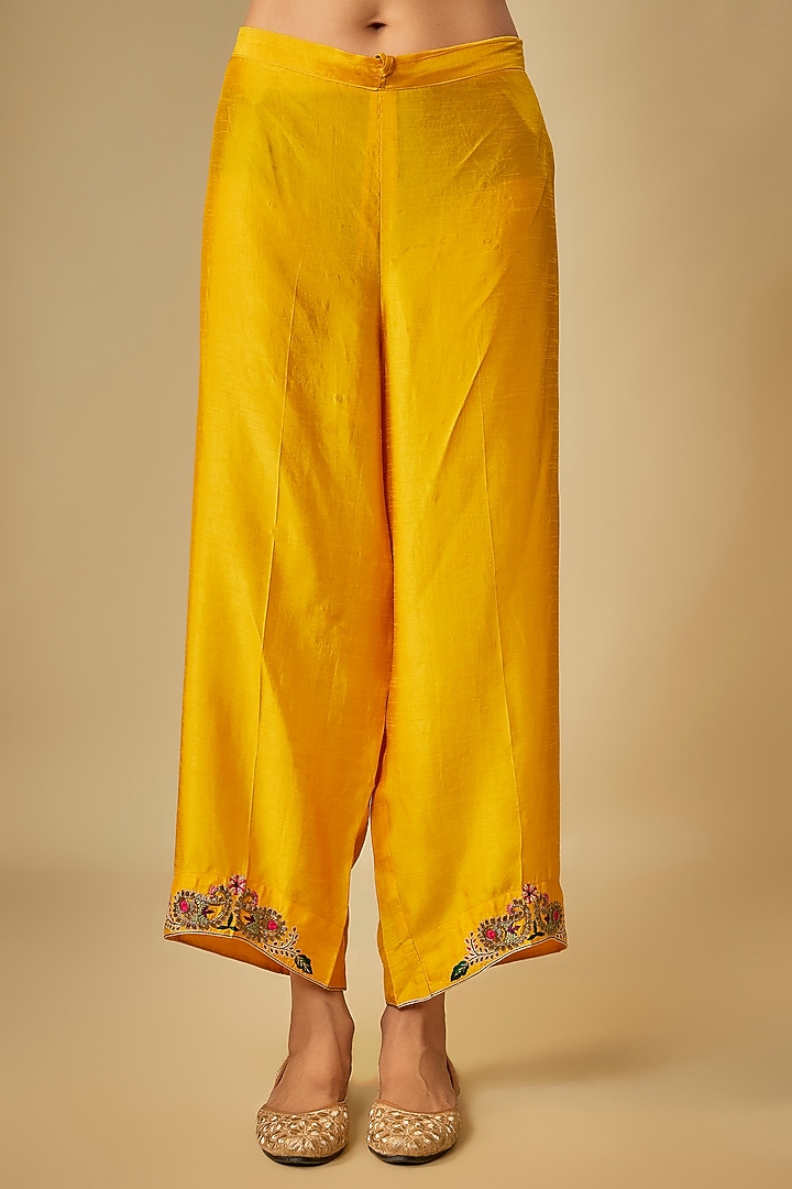 Yellow Silk Resham Embroidered Kurta Set by Niti Bothra at Pernia's Pop Up Shop