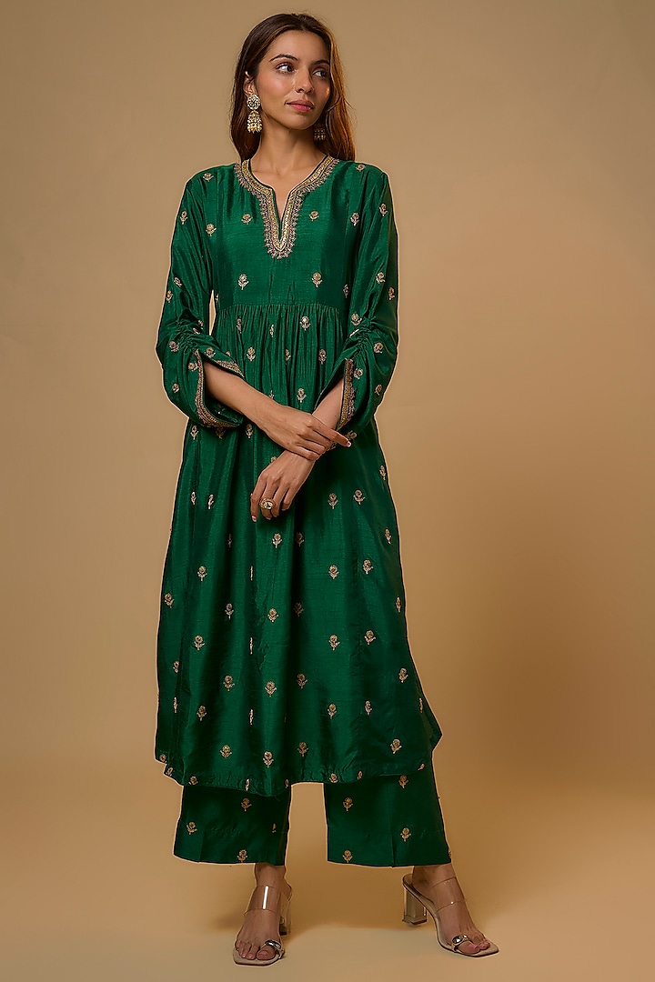Green Silk Sequins Embroidered Kurta Set by Niti Bothra at Pernia's Pop Up Shop