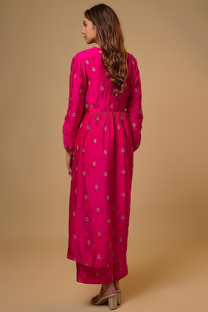 Pink Silk Sequins Embroidered Kurta Set by Niti Bothra at Pernia's Pop Up Shop