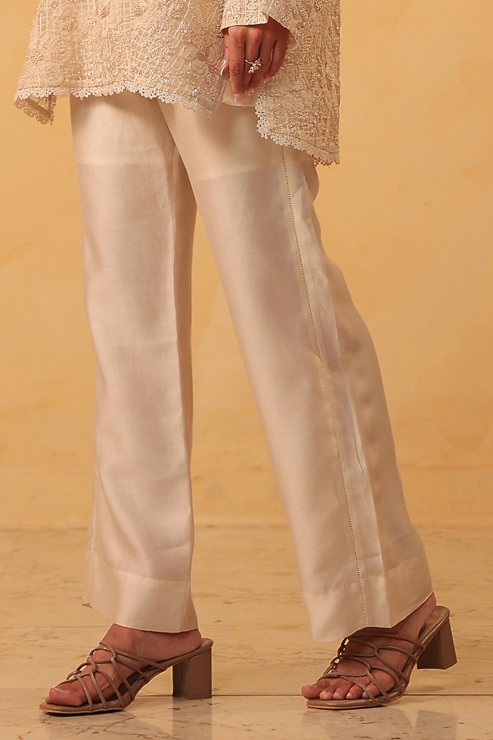 Ivory Silk chanderi Applique & Resham Embroidered Co-Ord Set by Niti Bothra at Pernia's Pop Up Shop