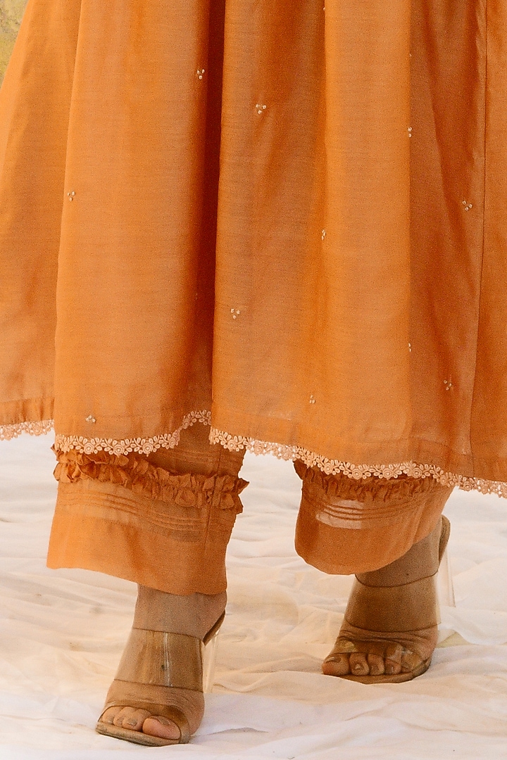 Peach Pure Handwoven Banarasi & Bemberg Embroidered Kurta Set by Niti Bothra at Pernia's Pop Up Shop