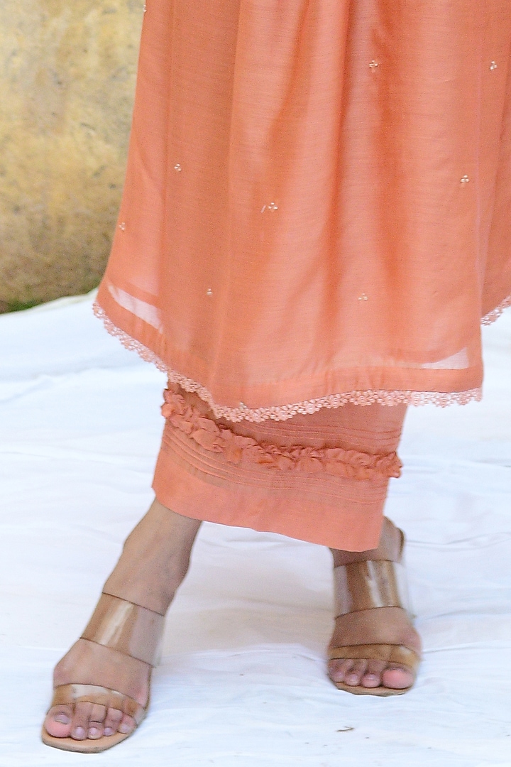 Peach Pure Handwoven Banarasi & Bemberg Embroidered Kurta Set by Niti Bothra at Pernia's Pop Up Shop