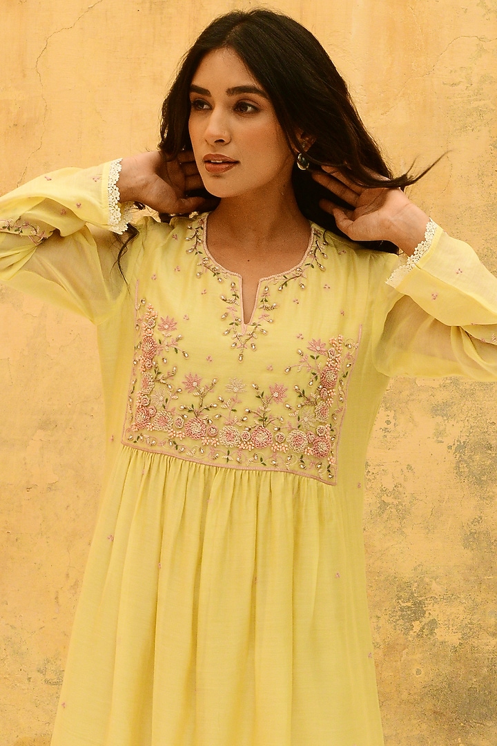 Lemon Yellow Pure Handwoven Banarasi & Bemberg Embroidered Kurta Set by Niti Bothra at Pernia's Pop Up Shop