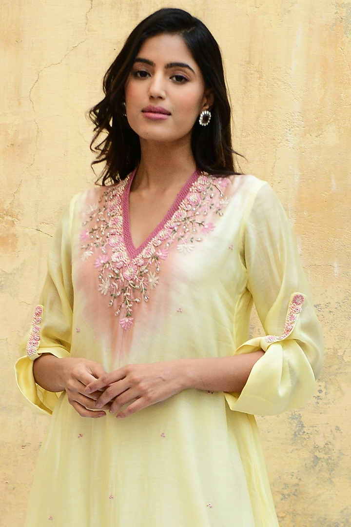 Lemon Yellow Pure Handwoven Banarasi & Bemberg Embroidered Kurta Set by Niti Bothra at Pernia's Pop Up Shop