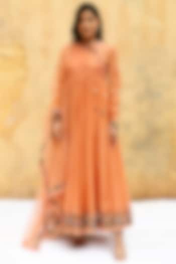 Peach Pure Handwoven Banarasi Silk & Bemberg Embroidered Wedding Anarkali Set by Niti Bothra at Pernia's Pop Up Shop