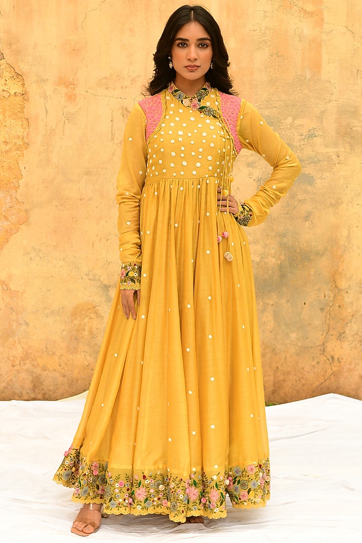 Yellow Pure Handwoven Banarasi Silk & Bemberg Embroidered Wedding Anarkali Set by Niti Bothra at Pernia's Pop Up Shop
