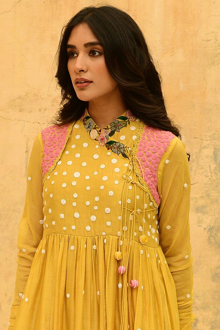 Yellow Pure Handwoven Banarasi Silk & Bemberg Embroidered Wedding Anarkali Set by Niti Bothra at Pernia's Pop Up Shop
