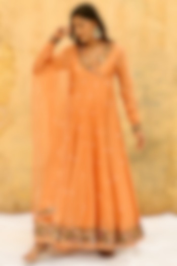 Peach Pure Handwoven Banarasi Silk & Bemberg Embroidered Anarkali Set by Niti Bothra at Pernia's Pop Up Shop