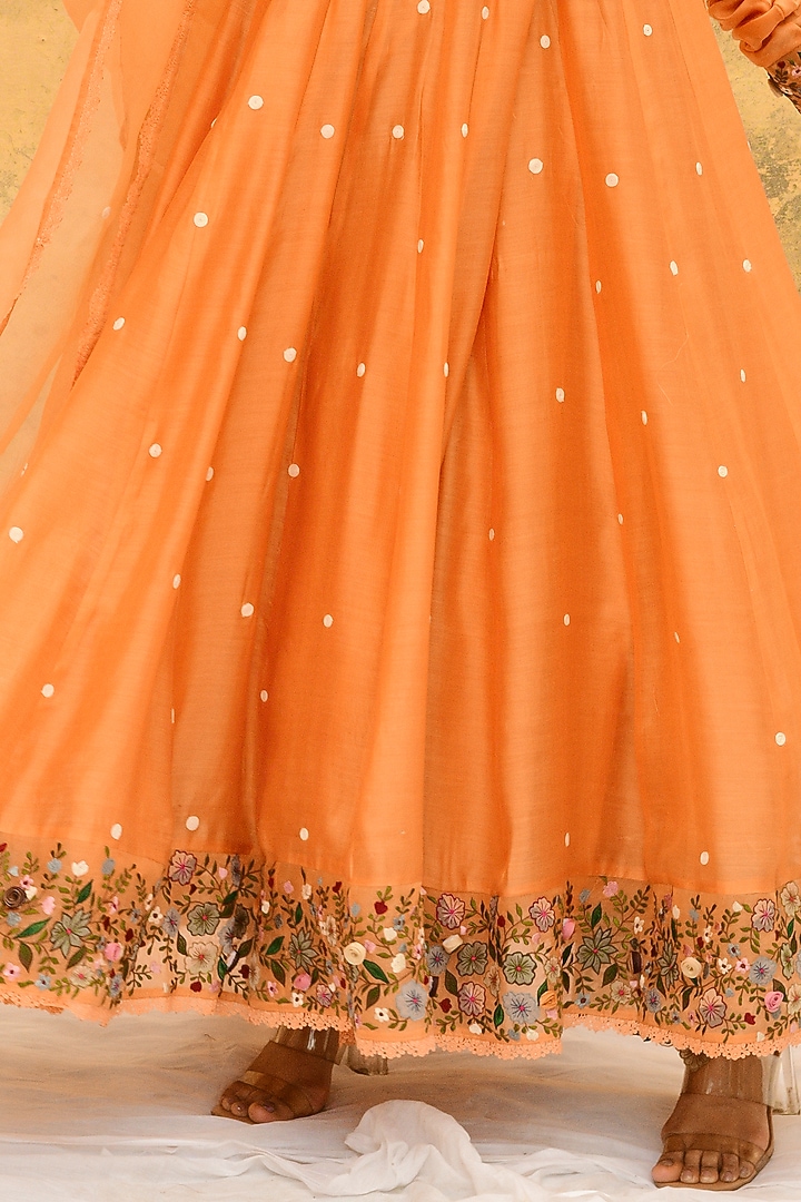 Peach Pure Handwoven Banarasi Silk & Bemberg Embroidered Wedding Anarkali Set by Niti Bothra at Pernia's Pop Up Shop