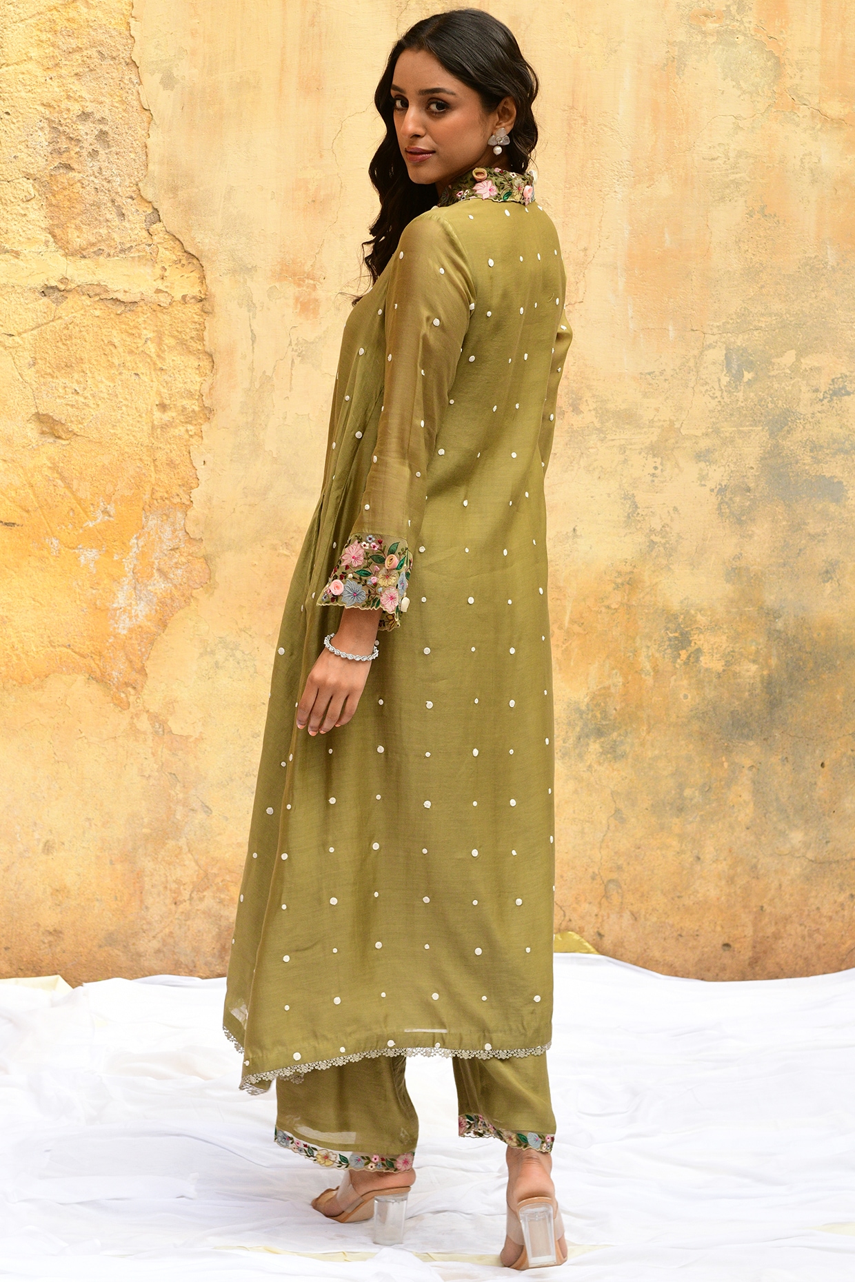 Yellow Banarasi Silk Embroidered Kurta Set Design by Niti Bothra at  Pernia's Pop Up Shop 2024