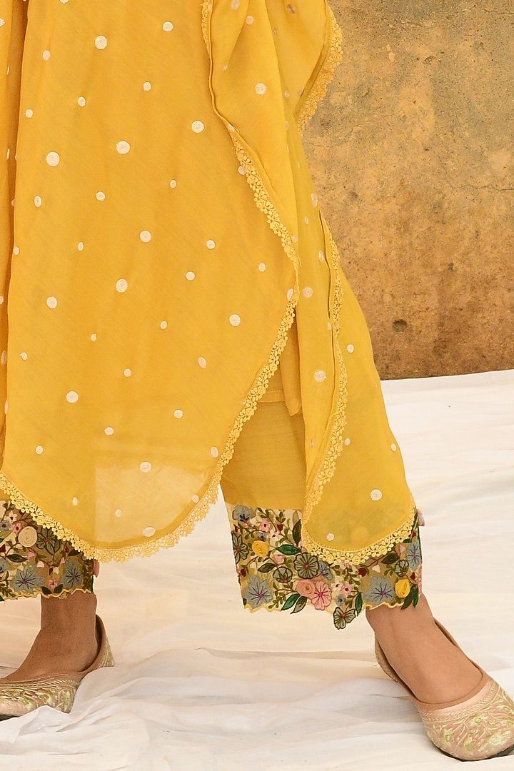 Yellow Pure Handwoven Banarasi Silk & Bemberg Embroidered Kaftan Set by Niti Bothra at Pernia's Pop Up Shop