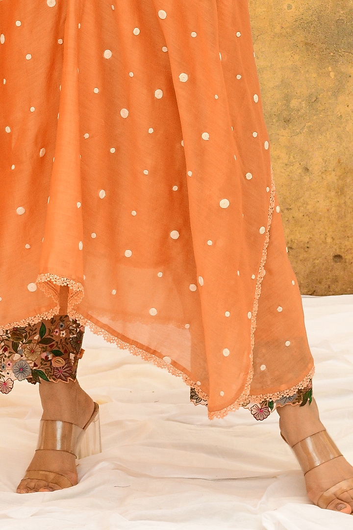 Peach Pure Handwoven Banarasi Silk & Bemberg Embroidered Kaftan Set by Niti Bothra at Pernia's Pop Up Shop