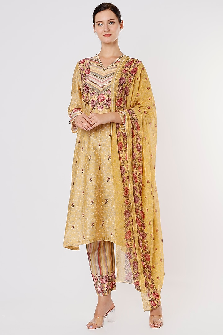 Yellow Silk Printed Kurta Set by Niti Bothra at Pernia's Pop Up Shop