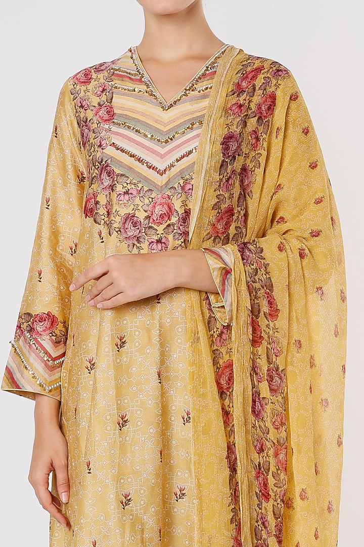 Yellow Silk Printed Kurta Set by Niti Bothra at Pernia's Pop Up Shop
