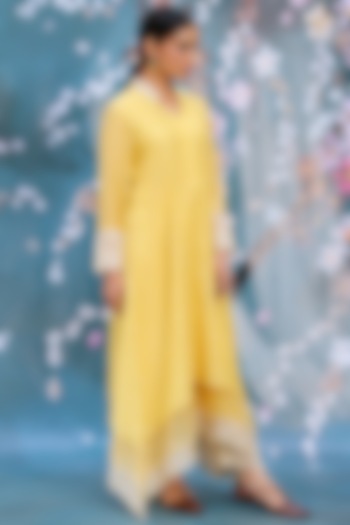 Yellow Resham Embroidered Kurta Set by Niti Bothra at Pernia's Pop Up Shop