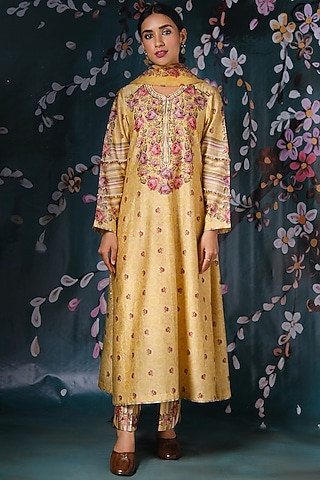 Yellow Persian Printed Kurta Set by Niti Bothra