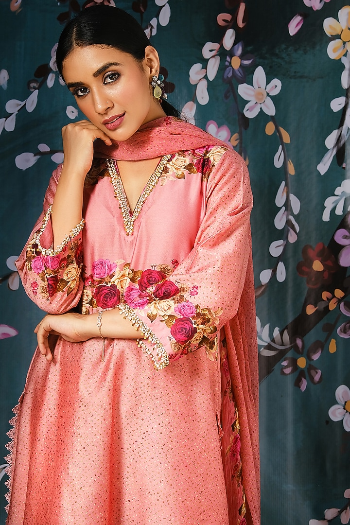 Pink Rose Printed Kurta Set by Niti Bothra at Pernia's Pop Up Shop