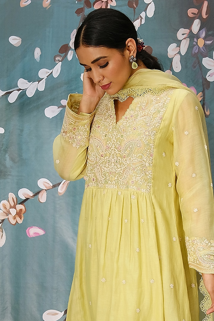 Mint Green Embroidered Kurta Set by Niti Bothra at Pernia's Pop Up Shop