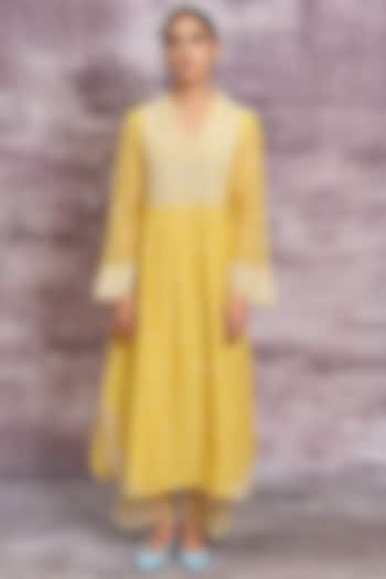 Yellow Embroidered Kurta Set by Niti Bothra