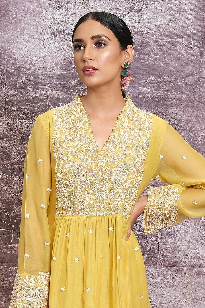 Yellow Embroidered Kurta Set by Niti Bothra at Pernia's Pop Up Shop
