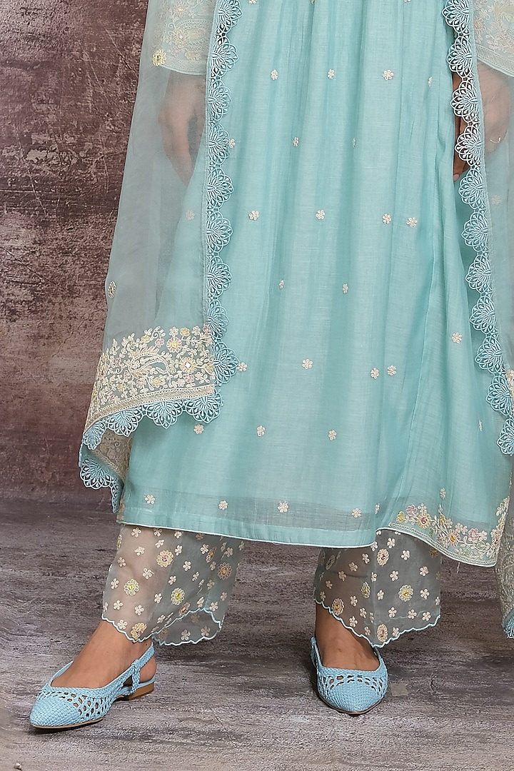 Light Blue Embroidered Kurta Set by Niti Bothra at Pernia's Pop Up Shop