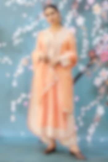 Peach Chanderi Embroidered Kurta Set by Niti Bothra at Pernia's Pop Up Shop