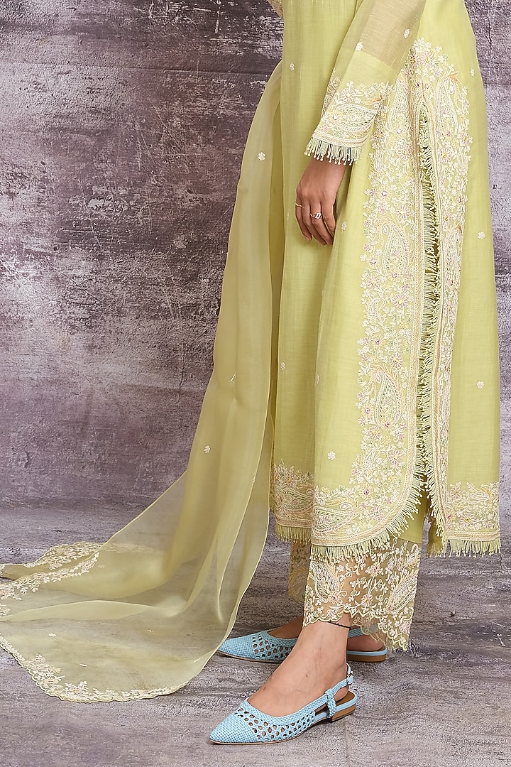 Light Green Resham Embroidered Kurta Set by Niti Bothra at Pernia's Pop Up Shop