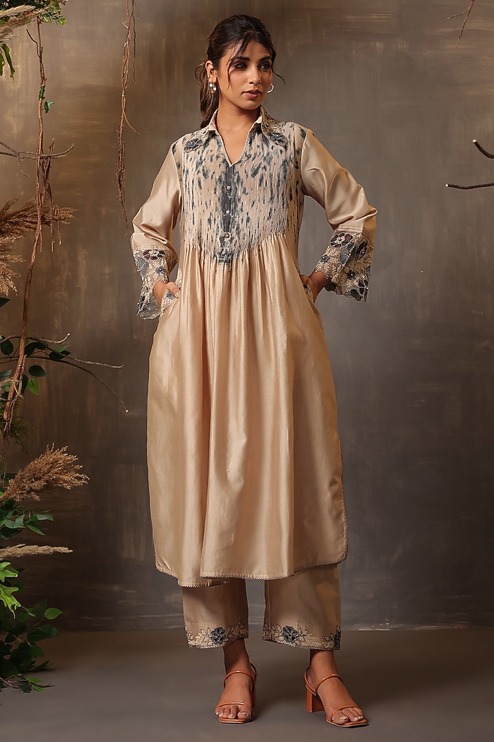 Ivory Chanderi Silk Applique & Cutwork Embroidered Shibori Kurta Set by Niti Bothra at Pernia's Pop Up Shop