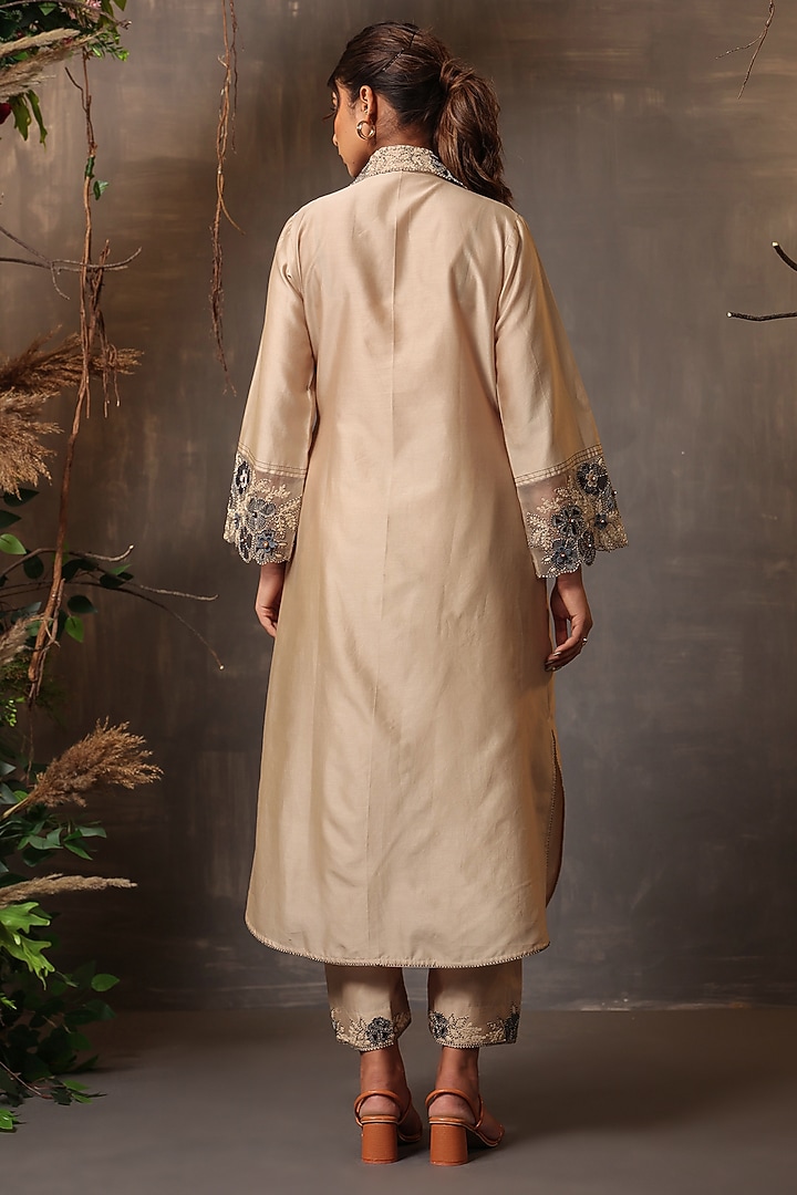 Ivory Chanderi Silk Applique & Cutwork Embroidered Shibori Kurta Set by Niti Bothra at Pernia's Pop Up Shop