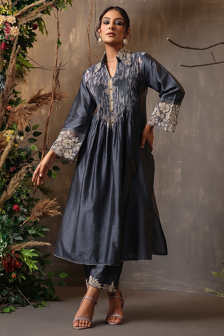 Blue Chanderi Silk Applique & Cutwork Embroidered Shibori Kurta Set by Niti Bothra at Pernia's Pop Up Shop
