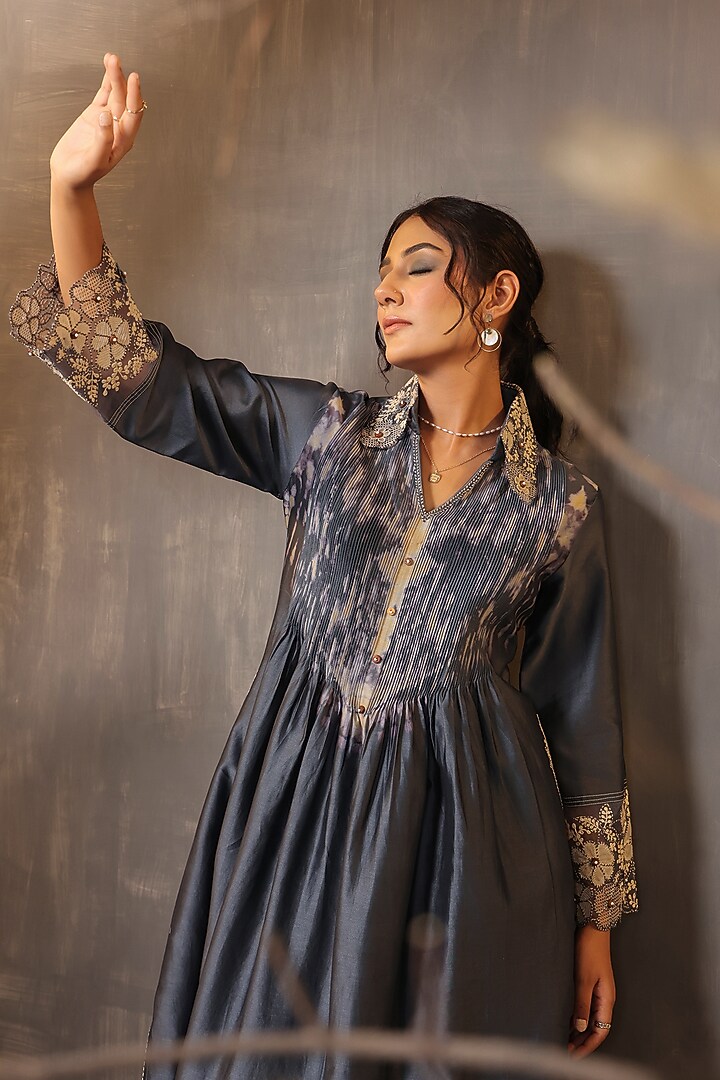 Blue Chanderi Silk Applique & Cutwork Embroidered Shibori Kurta Set by Niti Bothra at Pernia's Pop Up Shop