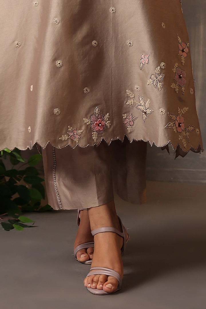 Still Grey Chanderi Silk Applique & Cutwork Embroidered Kurta Set by Niti Bothra at Pernia's Pop Up Shop