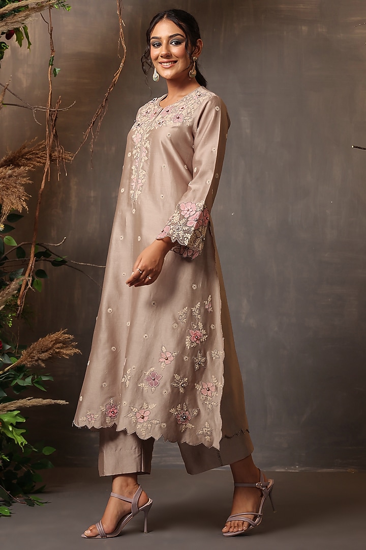 Still Grey Chanderi Silk Applique & Cutwork Embroidered Kurta Set by Niti Bothra at Pernia's Pop Up Shop